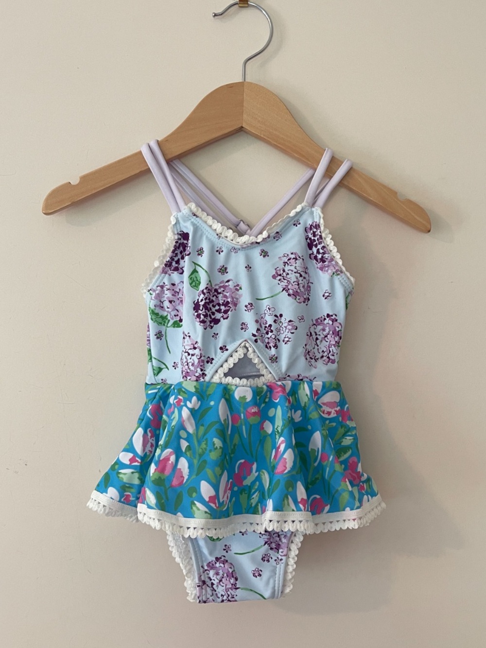 MAGGIE & JACK NWT Floral Mixed Print 1 PC Keyhole Swimsuit Dress